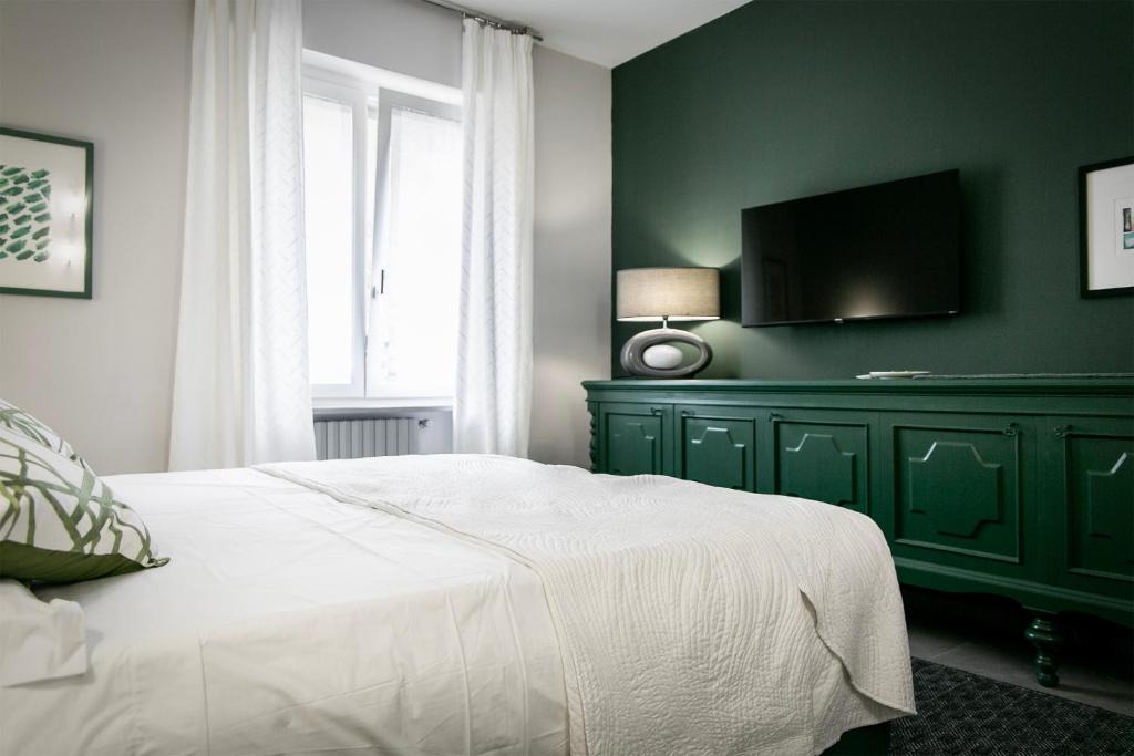Nizza Monferrato Apartment | Green apartment at the Rotonda with garage