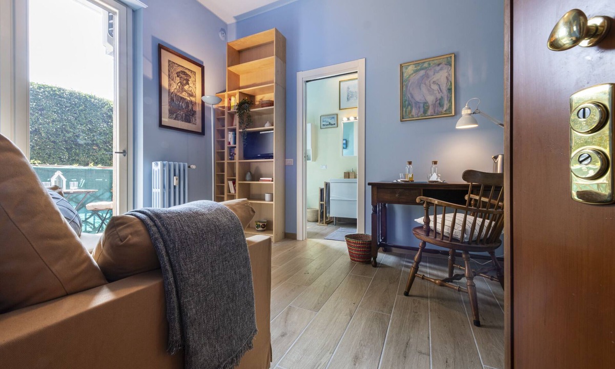 Ticinese Apartment | Guastalla lovely studio with romantic terrace