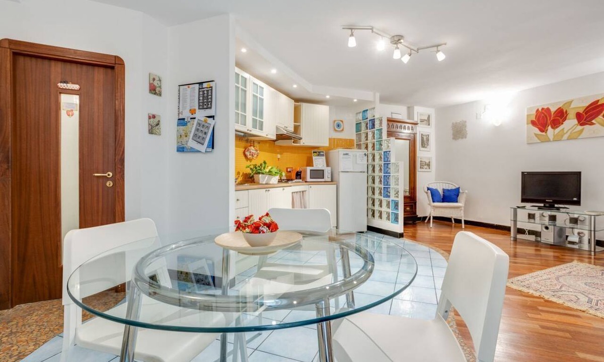 Quartieri Spagnoli Apartment | GuestHost - Casa Querida Central and Elegant Flat