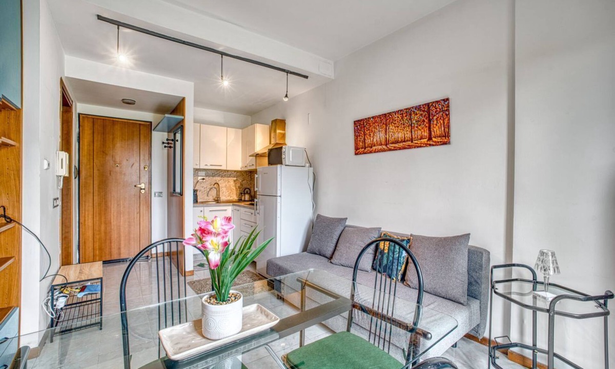 Perugia Apartment | GuestHost - Comfortable apartment equipped with all comforts to accommodate up to 3 people, located a stone's throw from Fontivegge Station (80 meters) and a 5-minute walk from Pescaia Park. It is located in a quiet residential area well equipped with al