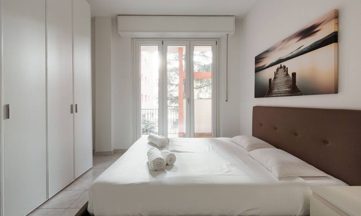 Quartiere Mazzini Apartment | GuestHost - Corvetto M3 - Bright Apt. with balcony!