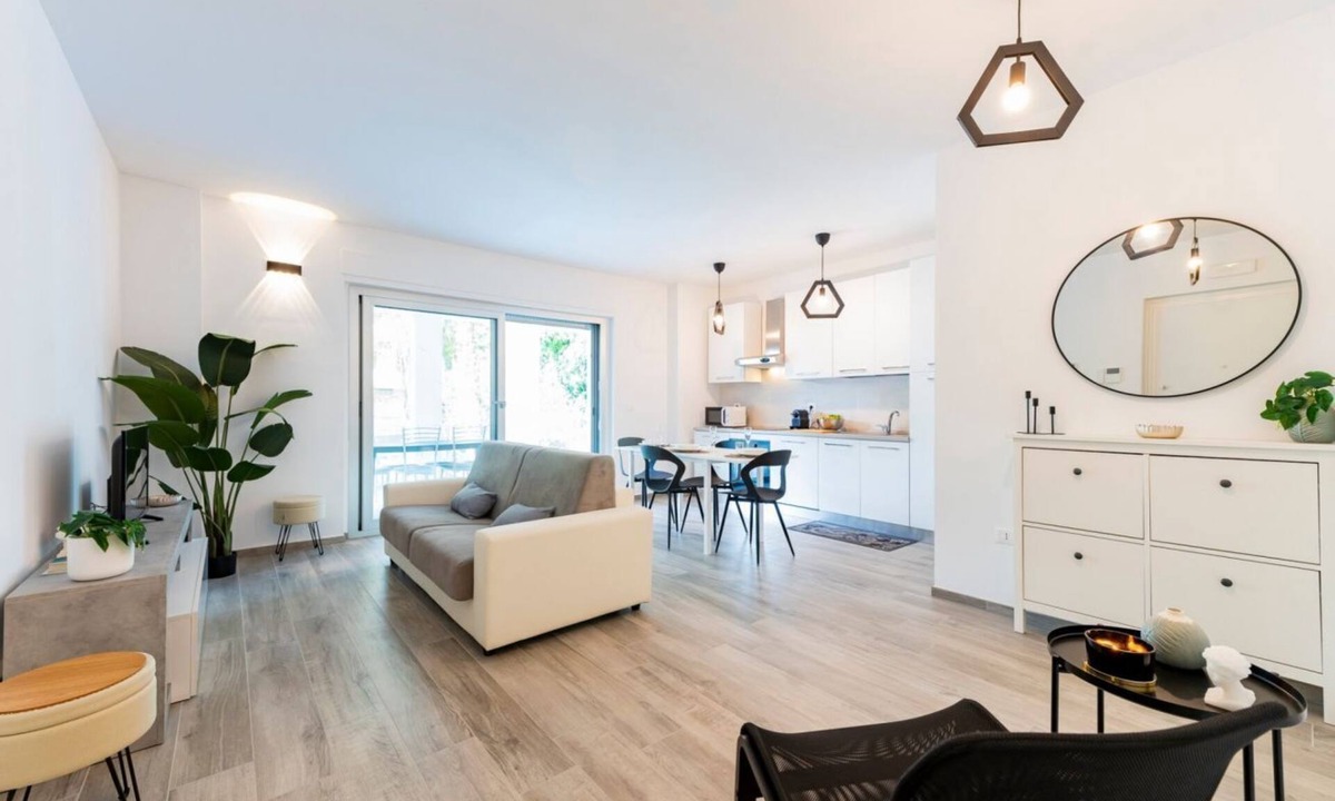 Francavilla al Mare Apartment | GuestHost - Seaside Exclusive Retreat with Balconies & Parking