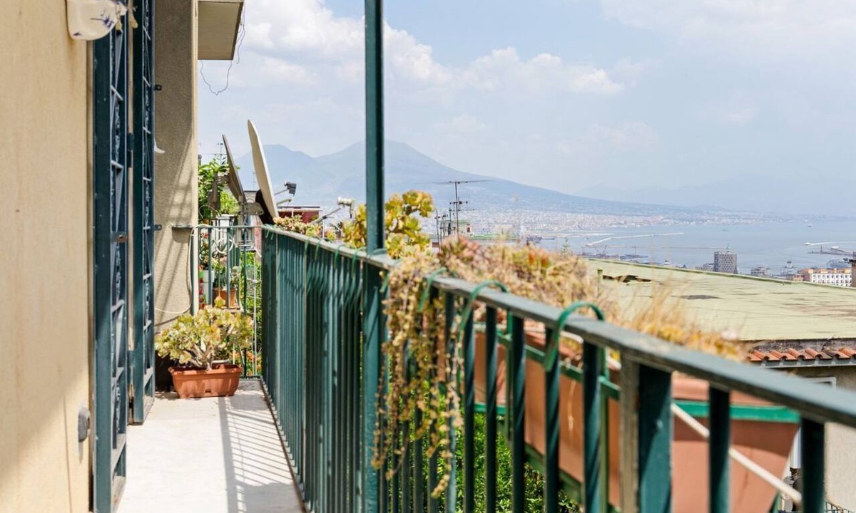 Arenella Apartment | GuestHost - Salvator Rosa Metro station Flat x8