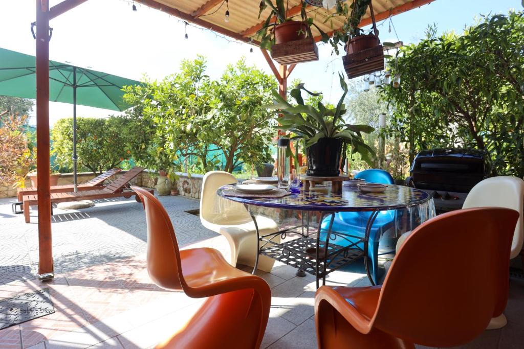 San Giorgio a Cremano Apartment | GuestHost - Vesuvium Garden