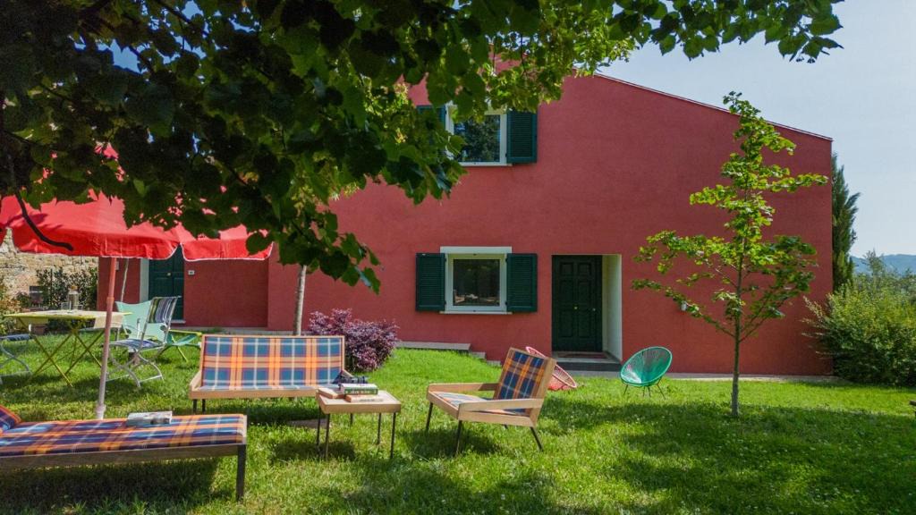 Cordigliano Apartment | GuestHost - Villa Silvana - Apt Giulia & Michela with terrace & parking