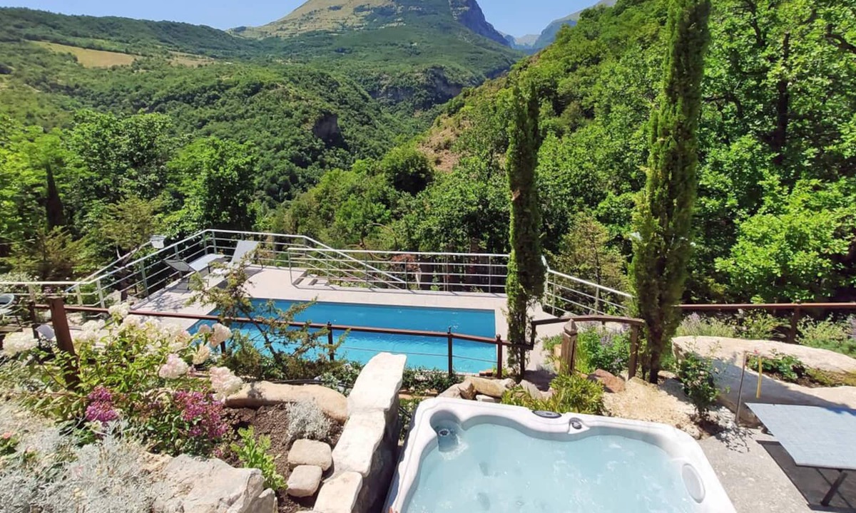 Montefortino Villa | Historic villa tower in the Sibillini Mountains