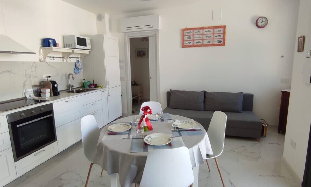 Porto d'Ascoli House | Holiday Home 'Sun Max - Near The Sea' with Sea View, Wi-Fi and Air Conditioning
