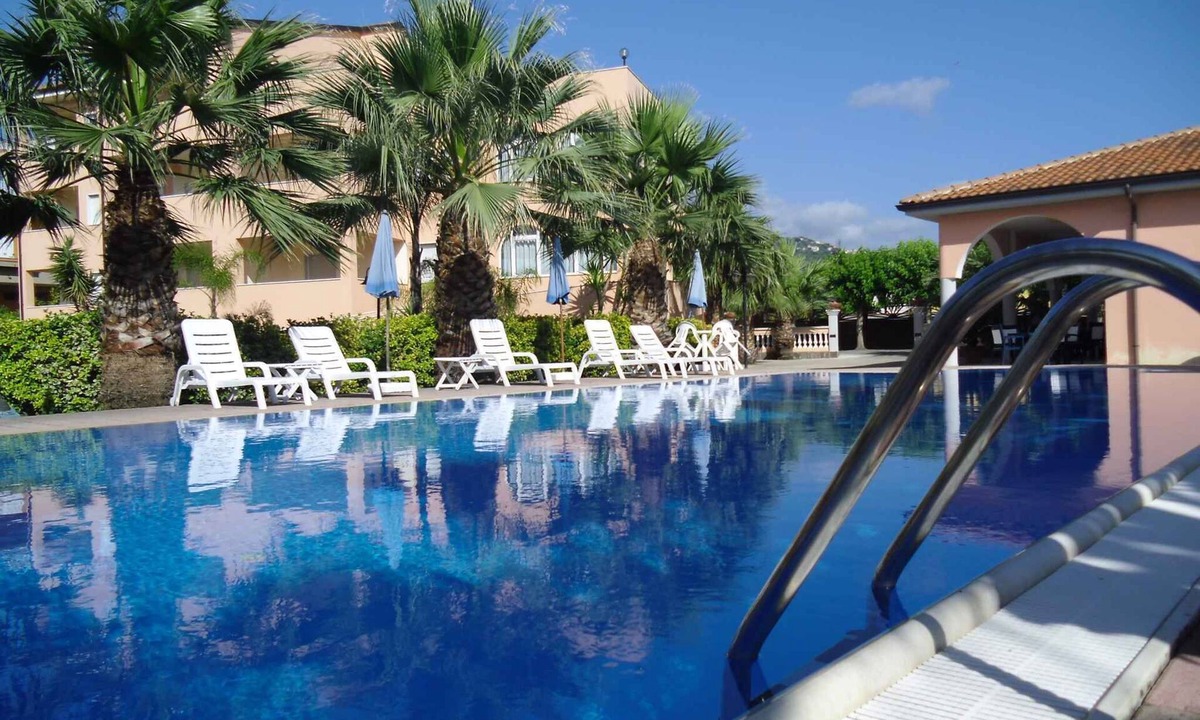 Ascea Apartment | Holiday apartment with air conditioning and pool
