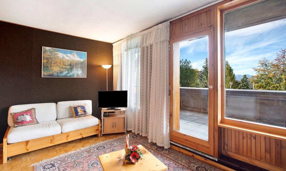 Plein Soleil Apartment | Holiday Apartment 'Ciel Bleu Pila' with Mountain View, Shared Garden & Balcony