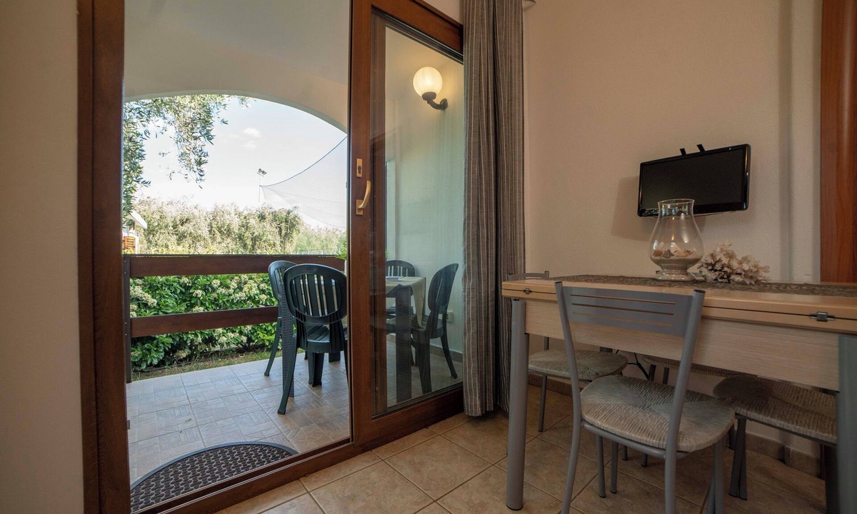 Mattinata House | Holiday Apartment "orchidea" with swimming pool and private beach -2