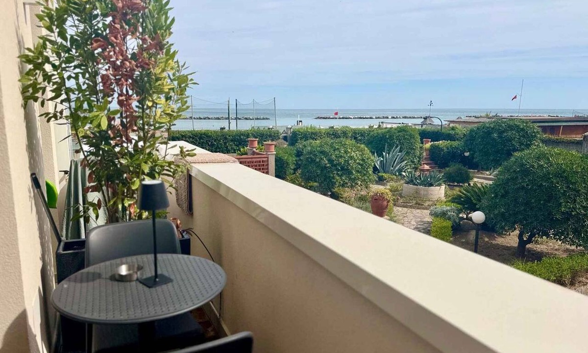Pesaro Apartment | Holiday apartment with air conditioning, internet and balcony with sea view