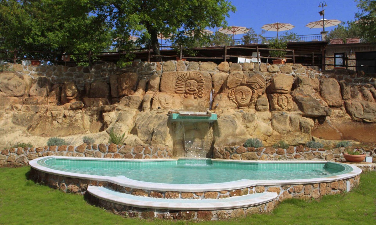 Sorano Apartment | Holiday apartment with air conditioning and outdoor pool