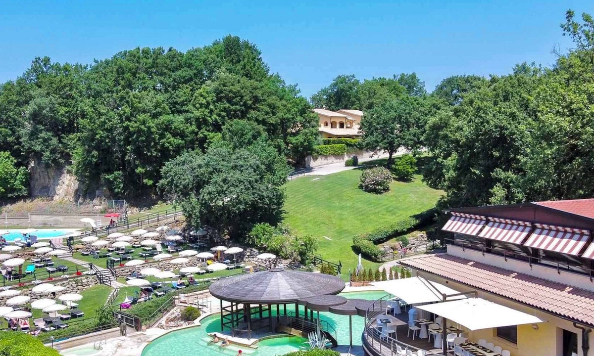 Sorano Apartment | Holiday apartment with air conditioning and pool