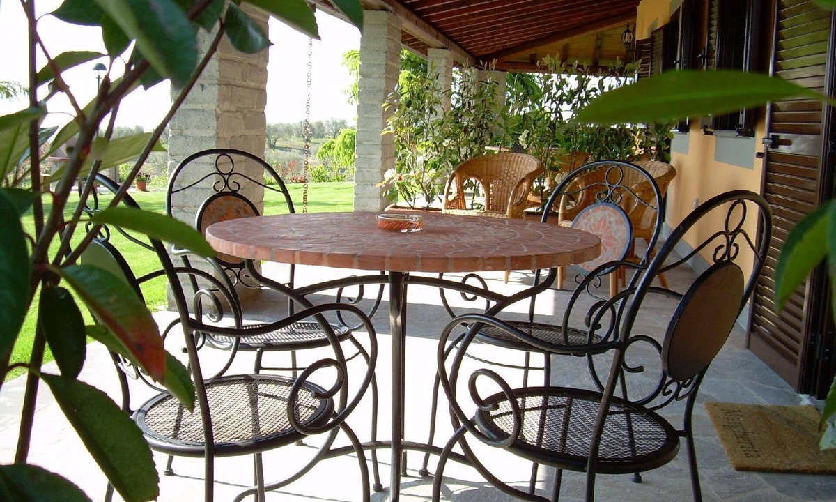 Montefiascone House | Holiday flat with private parking