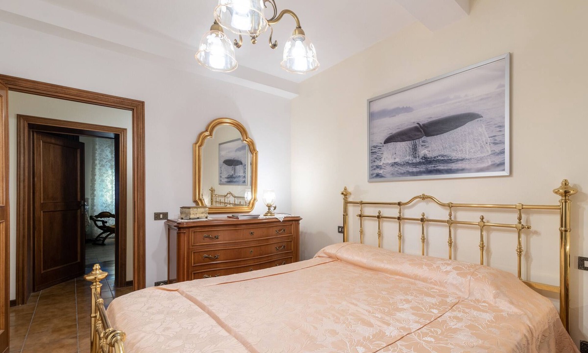 Castelfranco di Sopra House | Holiday Home "Le Balze" with Mountain View, Private Garden & Wi-Fi