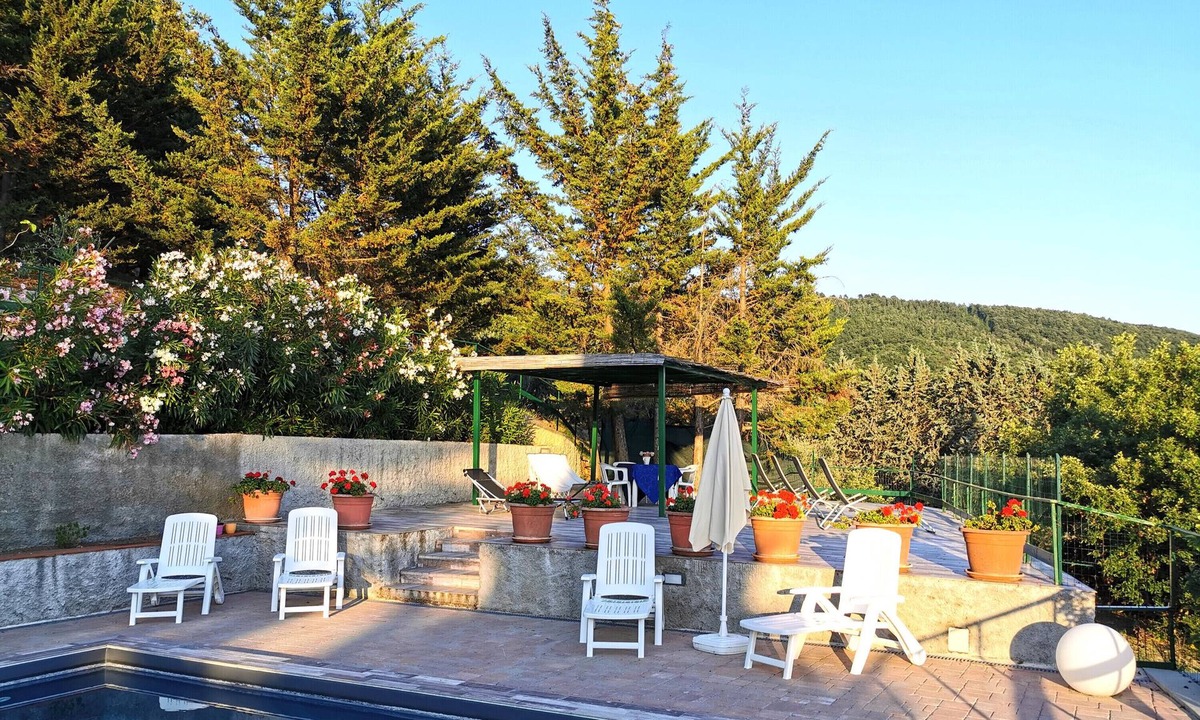 Pieve al Bagnoro House | Holiday Home 'Casina Dei Sogni' with Mountain View, Private Pool and Wi-Fi