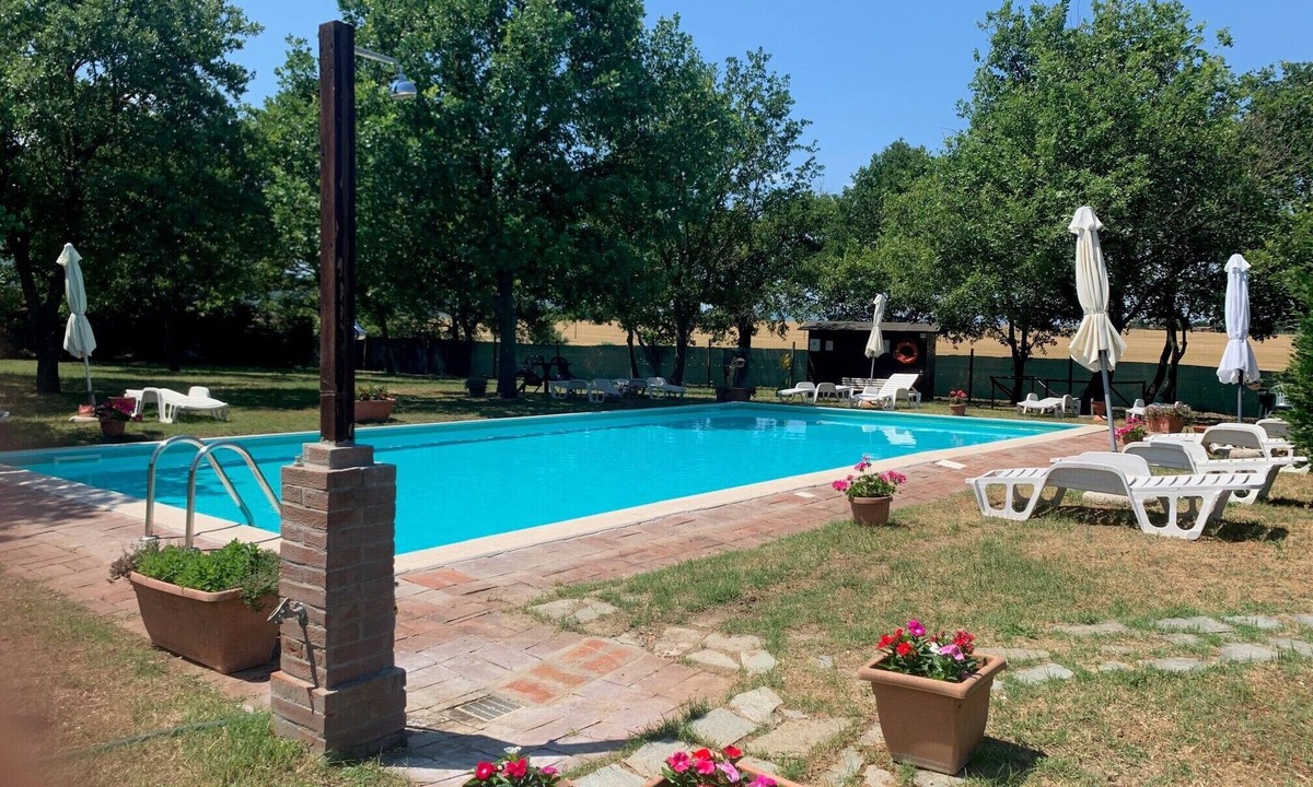 Castiglione del Lago House | Holiday Home 'Il Forcone' with Shared Pool, Wi-Fi and Air Conditioning