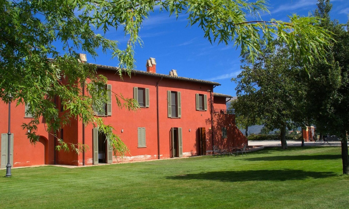 Spello Apartment | Holiday Home in Spello with Pool & BBQ