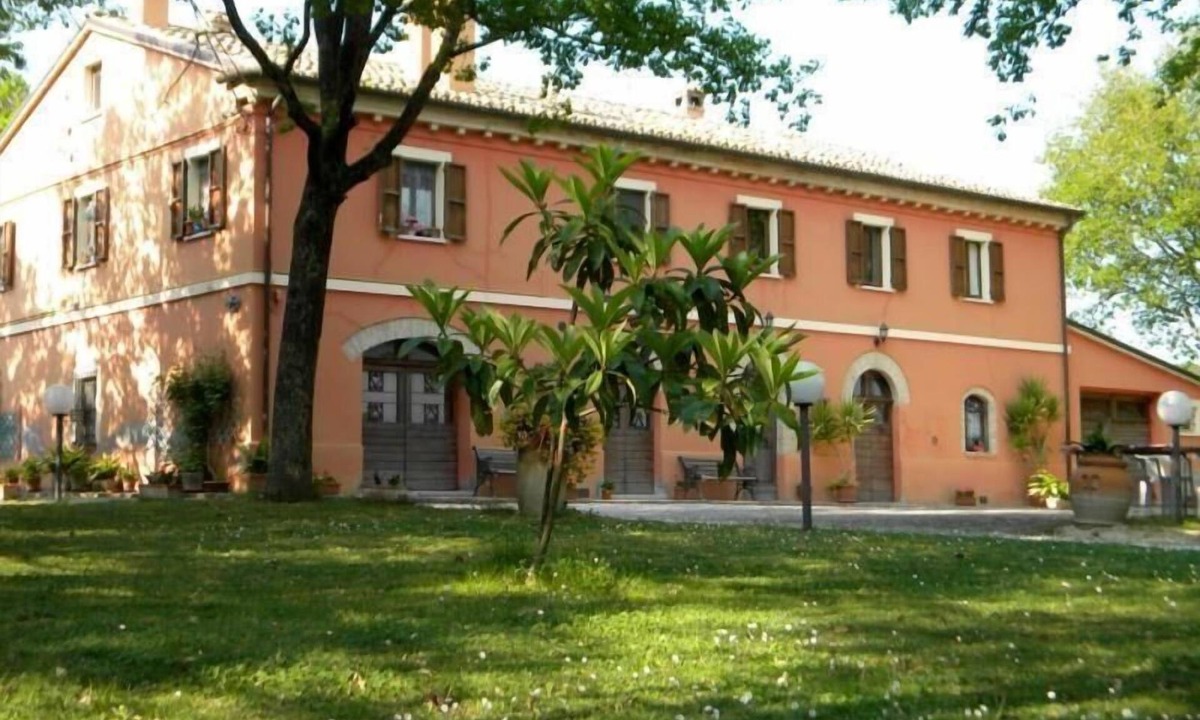 Serrungarina House | Holiday home in the area between the sea and the hills