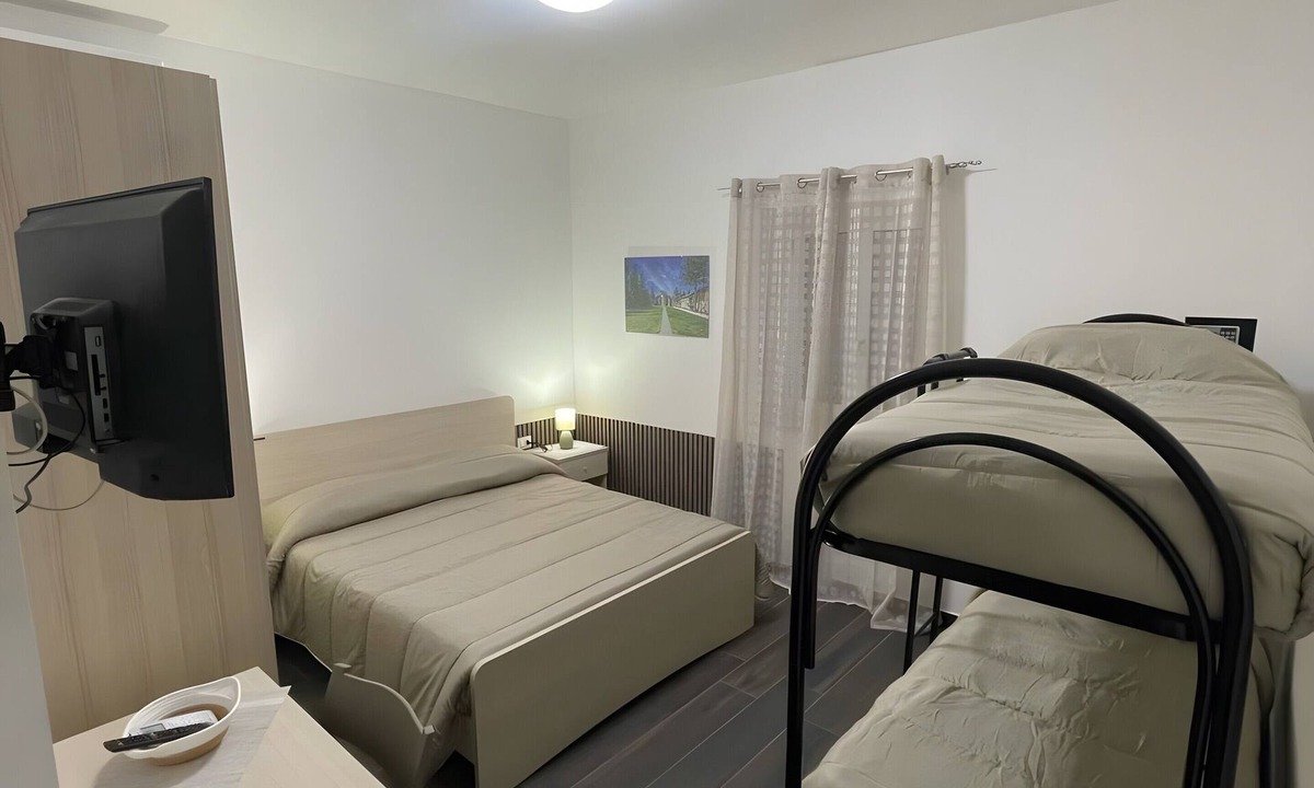 Corigliano Calabro House | Holiday Home 'Castello Ducale' with Shared Terrace, Wi-Fi and Air Conditioning