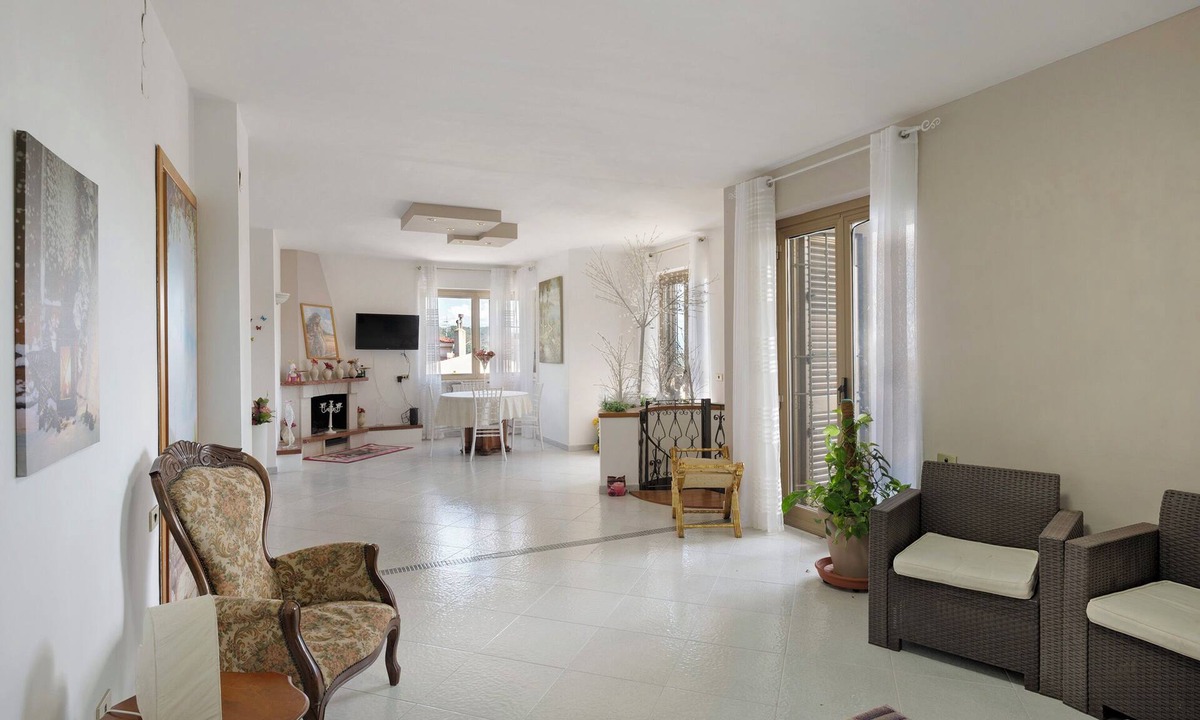 San Mango Piemonte House | Holiday Home 'Villa Luisa' with Mountain View, Shared Terrace and Wi-Fi