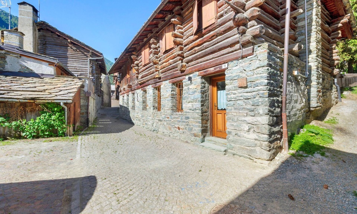 Champlan House | Holiday Home 'Lueur De La Rouja' with Mountain View