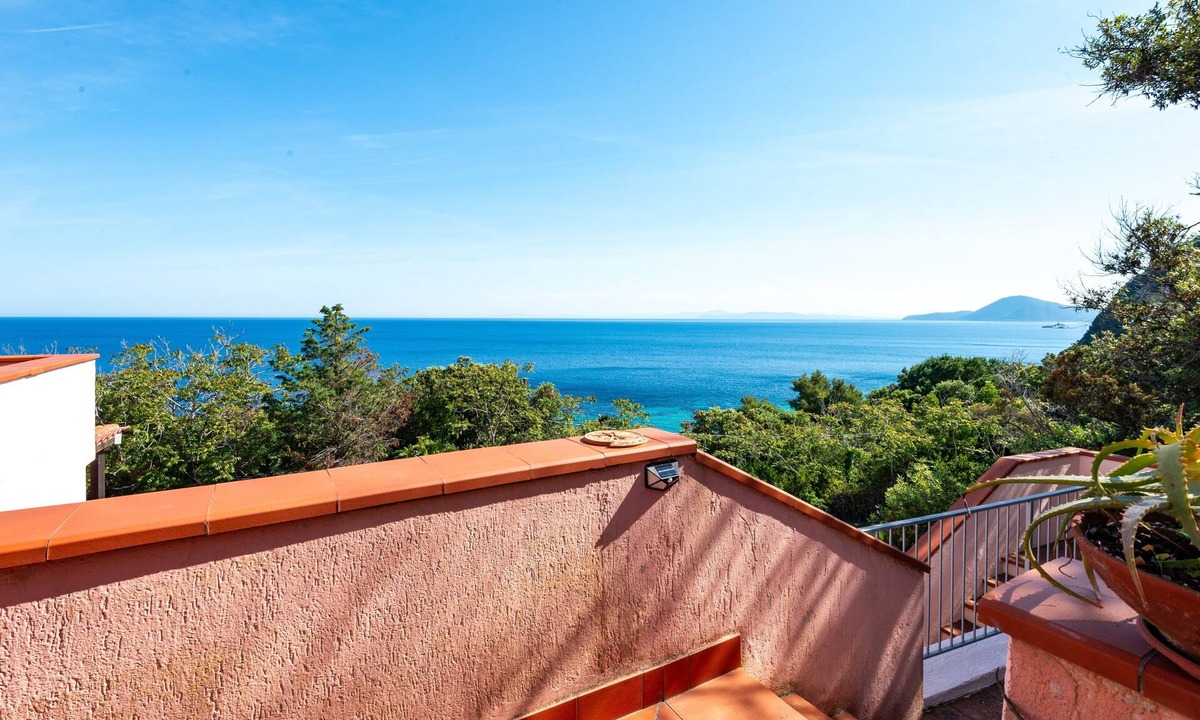 Portoferraio House | Holiday Home 'Trilocale Maestrale Beach' with Sea View, Private Terrace & Air Conditioning