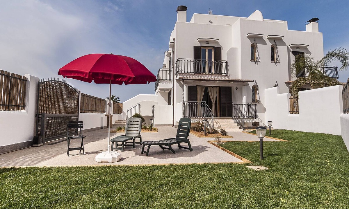 Sperlonga Villa | HOLIDAY HOMER, VILLA FANTASTIC.