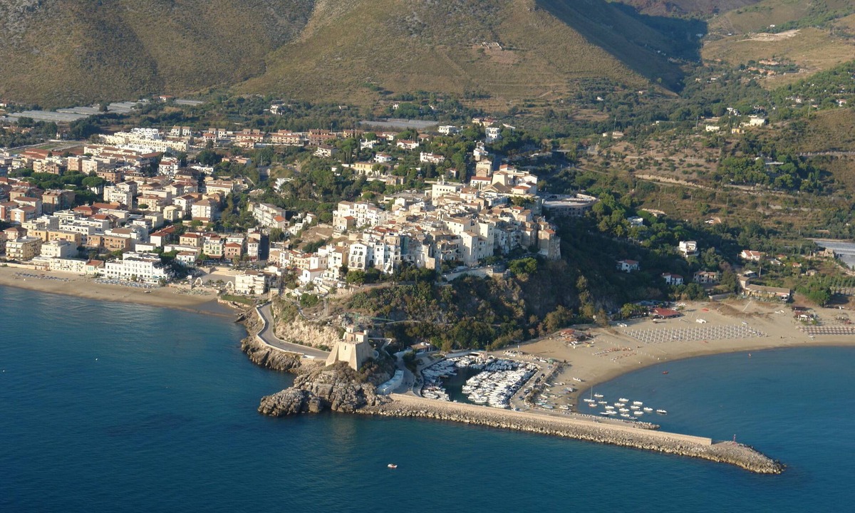 Sperlonga Apartment | HOLIDAY HOUSE CIRCE Romantic Sea View Apartment.