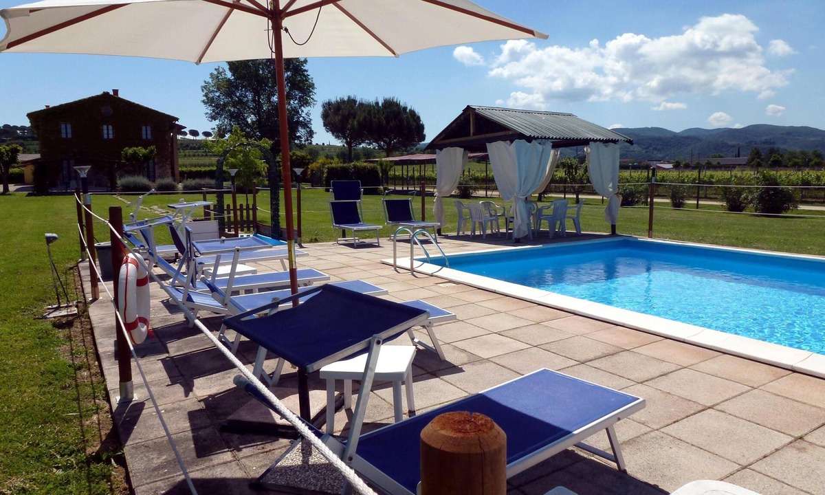Torgiano House | Holiday house with private pool and whole garden near Assisi. WI-FI