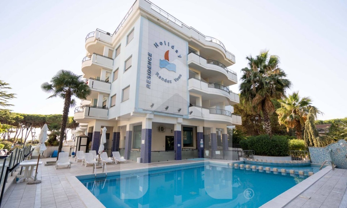 Pineto Apartment | Holiday Rendez Vous 17 - First floor apartment with side sea view