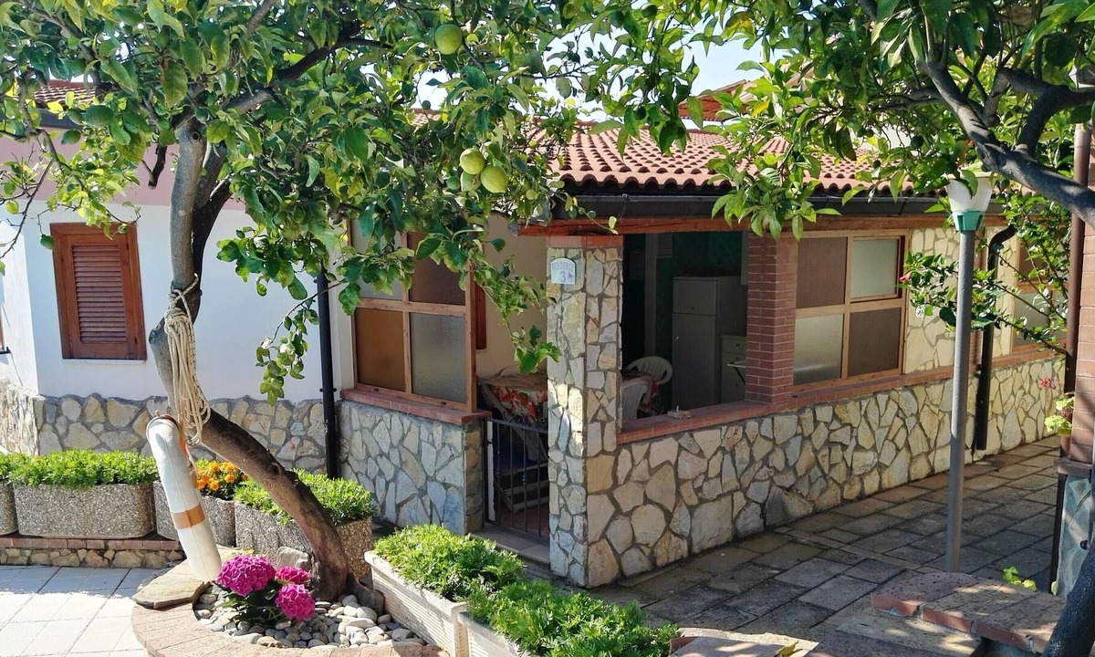 Marina Di Camerota House | Homerez - House 400 m away from the beach for 4 ppl. with shared pool and garden