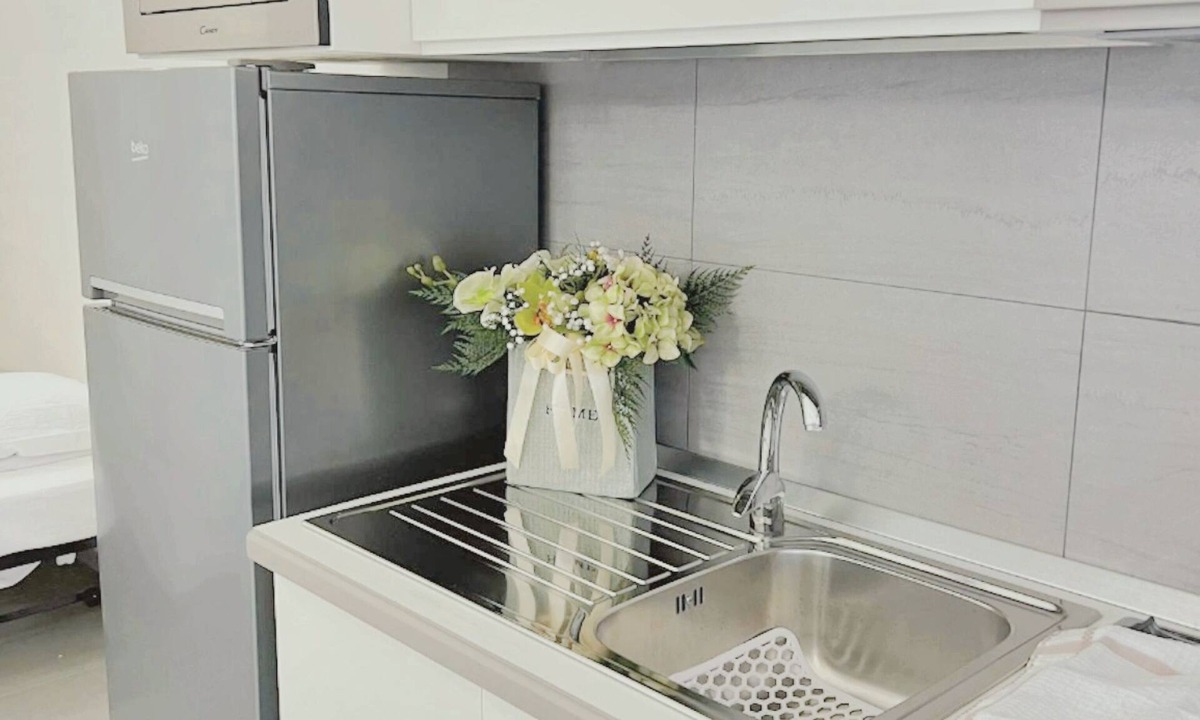Barra Apartment | Homerez - Modern Apartment in Naples with Fenced Garden