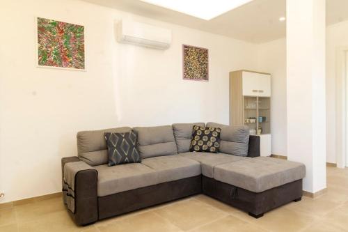 Petritoli House | Hot tub, private parking, wifi, AC and BBQ