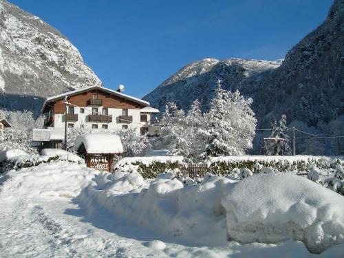 Antey-Saint-Andre Hotel | Hotel Des Roses