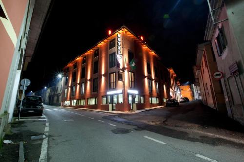Sannazzaro deʼ Burgondi Hotel | Hotel Eridano