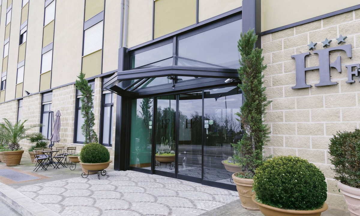 Ceglie Del Campo Hotel | Hotel Federiciano