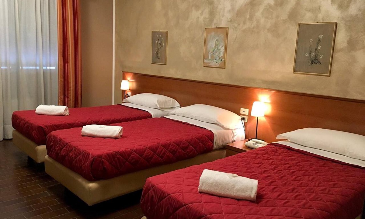 Rozzano Hotel | Hotel Forum