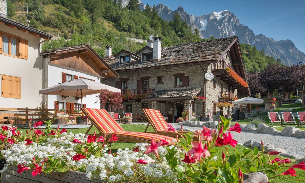 Entreves Hotel | Hotel la Grange - Animal Chic Hotel