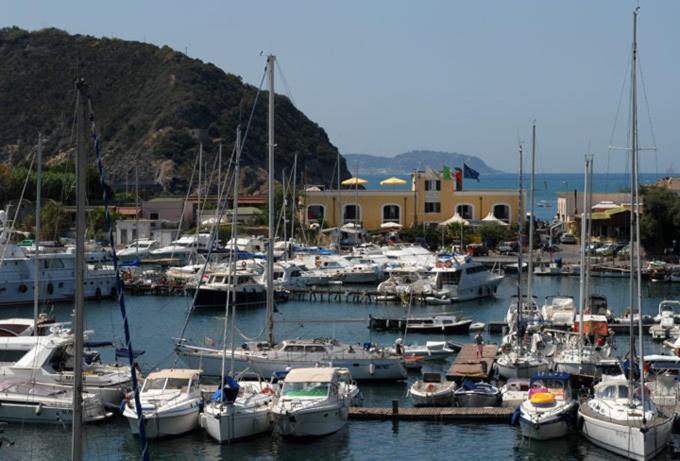 Procida Hotel | Hotel La Tonnara