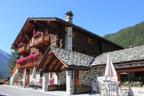 Champoluc Hotel | Hotel Petit Tournalin