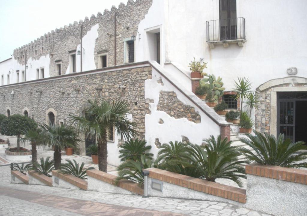 San Lucido Apartment | Hotel Residence La Fortezza