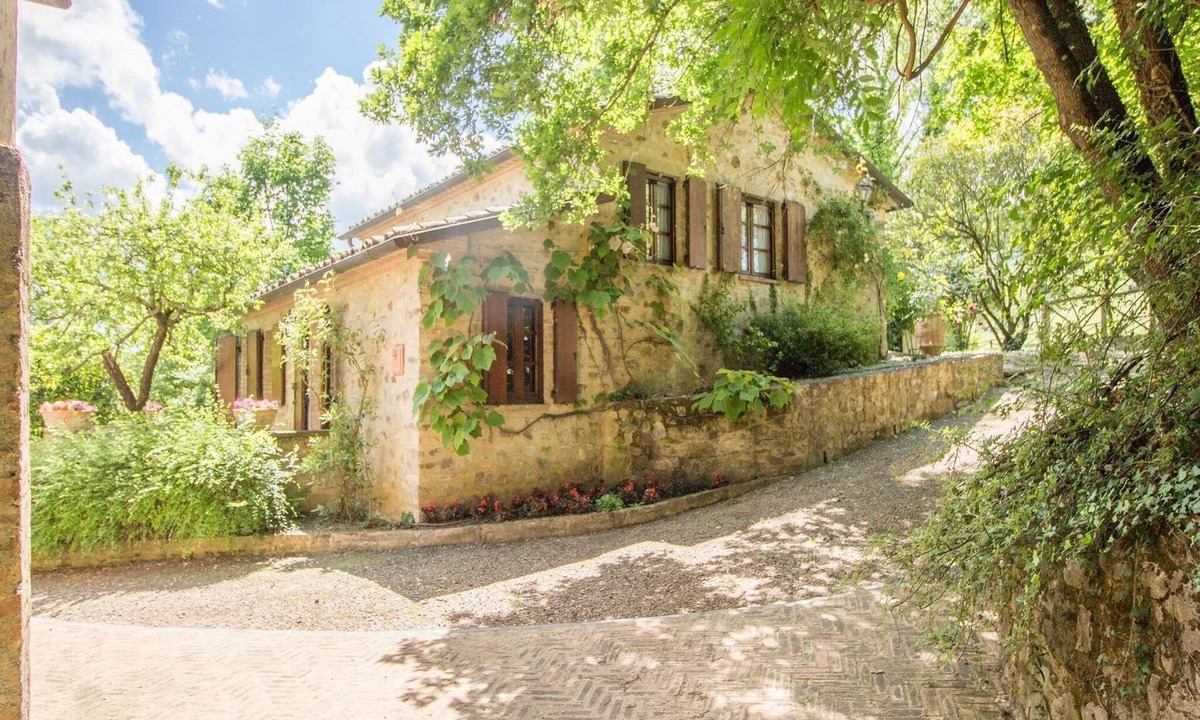 Umbertide House | House in Umbertide with Pool and Historic Charm