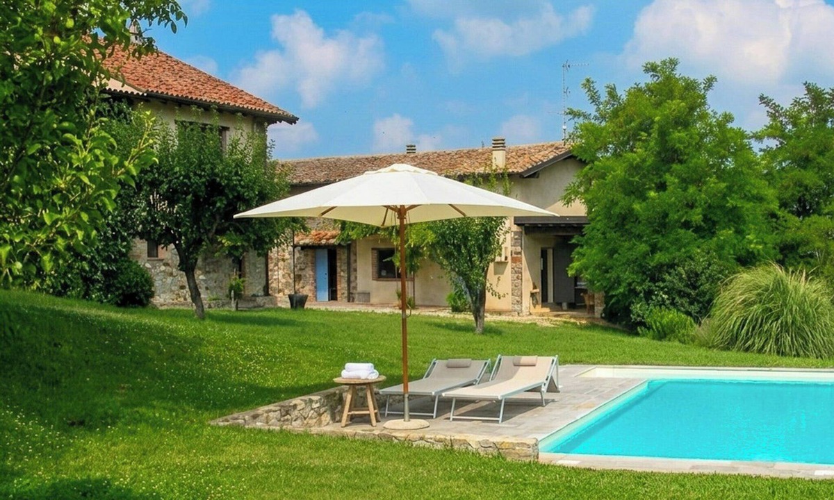 Volpara House | House with garden and salt pool in Oltrepò