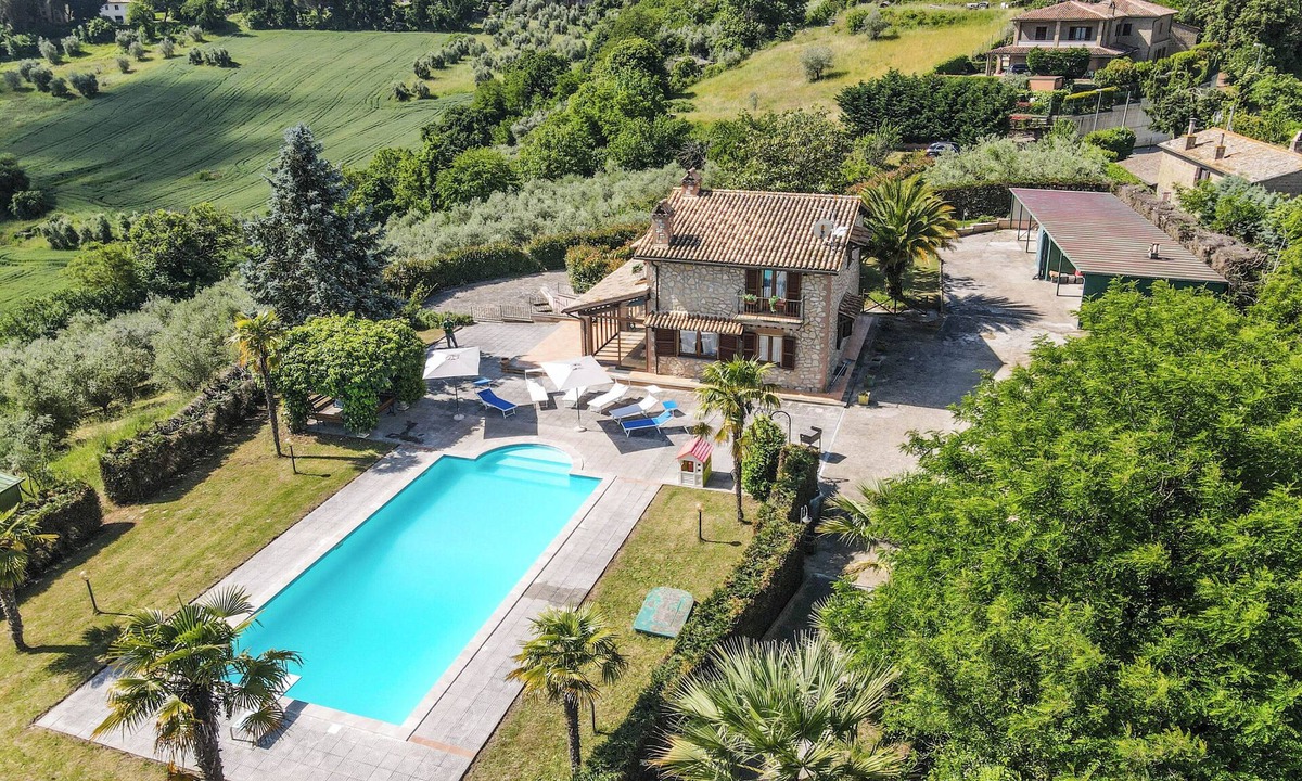 Porano House | House with private pool walking distance from village and 6km from Orvieto.