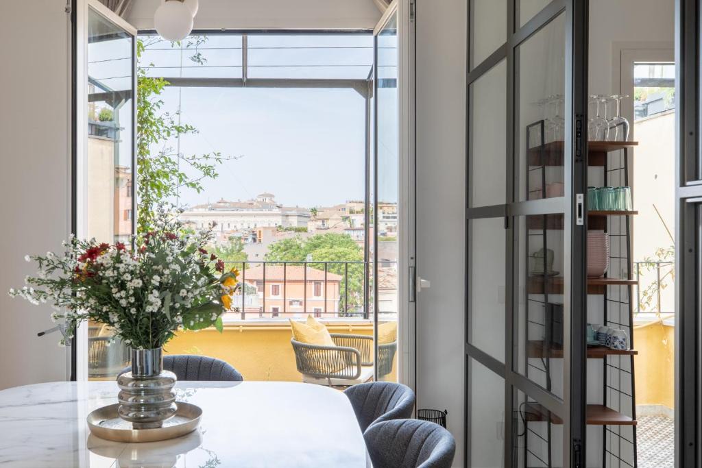 Monti Apartment | iFlat Home with views