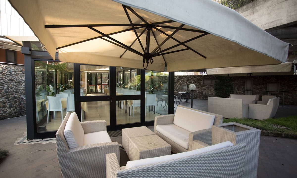 Trezzano sul Naviglio Hotel | IH Hotels Milano Eur Trezzano sul Naviglio