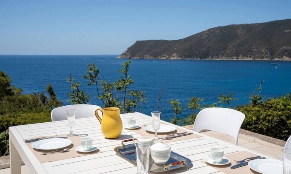 Lacona Apartment | Il Cavaliere - Fantastic sea view, pool, beach only 5 minutes on foot