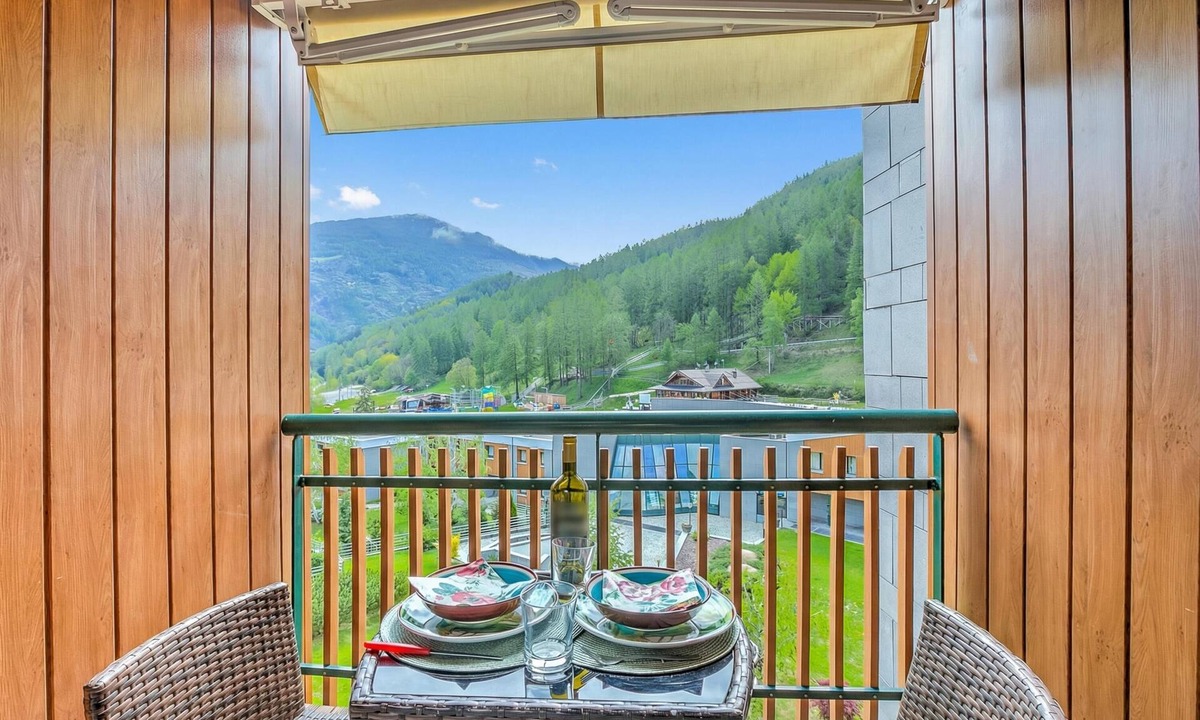 Bardonecchia Apartment | Il Mughetto Ski in/ski out, Bardonecchia, Italy