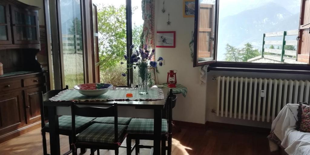 Sauze d'Oulx Apartment | Il Nido - Delizioso alloggio presso il centro con vista spettacolare e giardino